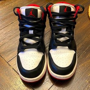 Jordan 1 Big Kids Size 4.5